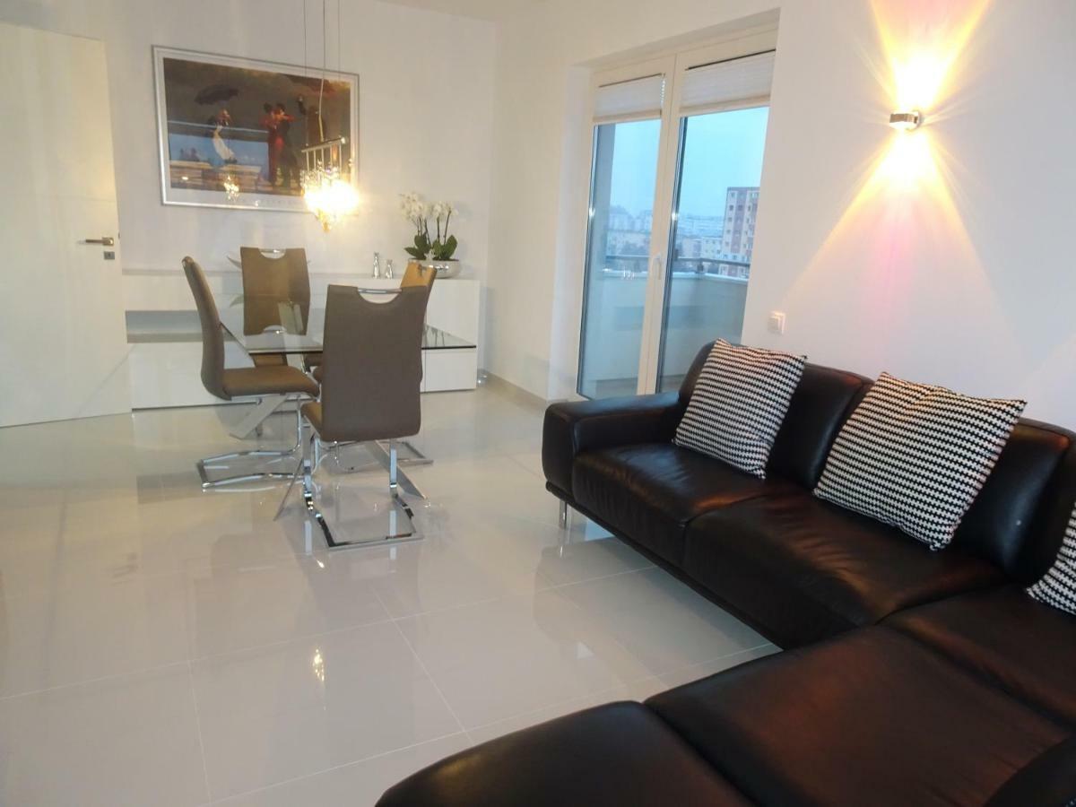 Ferienwohnung Apartament Francesca Brașov Exterior foto